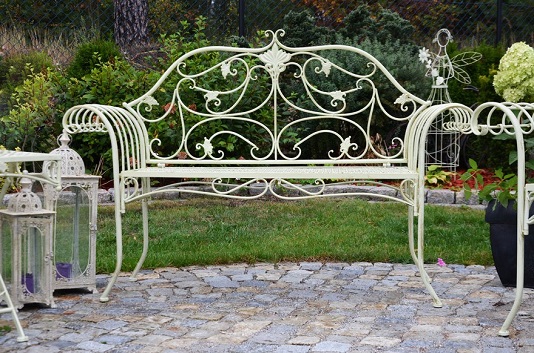 stylowe ławki ogrodowe retro