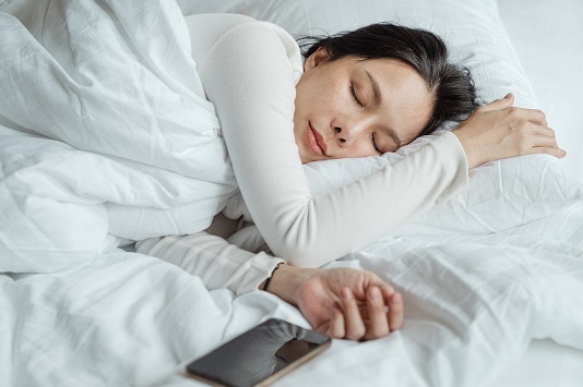 Antyalergiczne tekstylia w sypialni: Jak dbać o zdrowy sen przy alergiach
